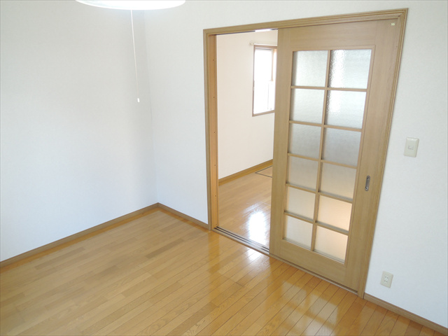 隣はダイニングです♪