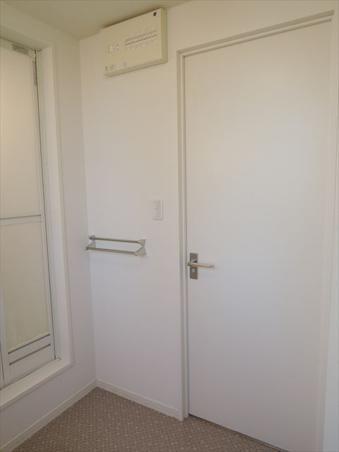 右はＬＤＫへの扉